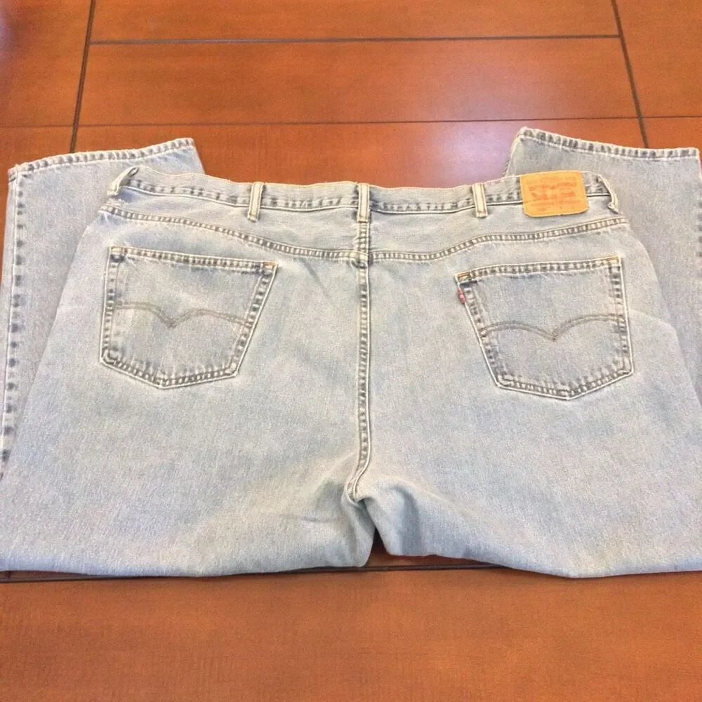 Levi’s 550 light wash 52 jeans
